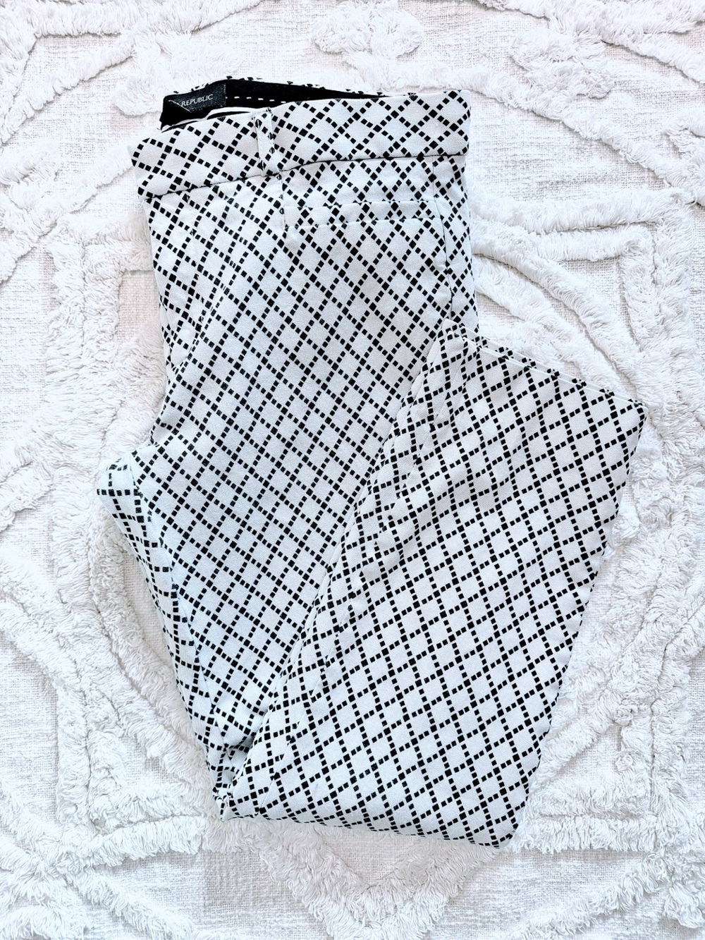 Banana Republic Size 6S Black White Geometric Print Ankle Pants GUC